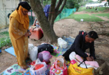 UNHCR ရုံးရှေ့တွင် အကာအကွယ်တောင်းခံခဲ့သည့် ရိုဟင်ဂျာဒုက္ခသည် ၁၀၀ ကျော်ကို မလေးရှားအာဏာပိုင်များ ဖမ်းဆီးထိန်းသိမ်း